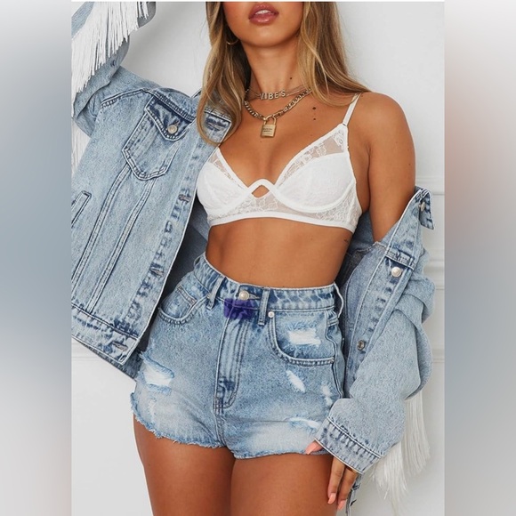 *NEW* Oversized Fringe Denim Jacket Size Large - Picture 2 of 16